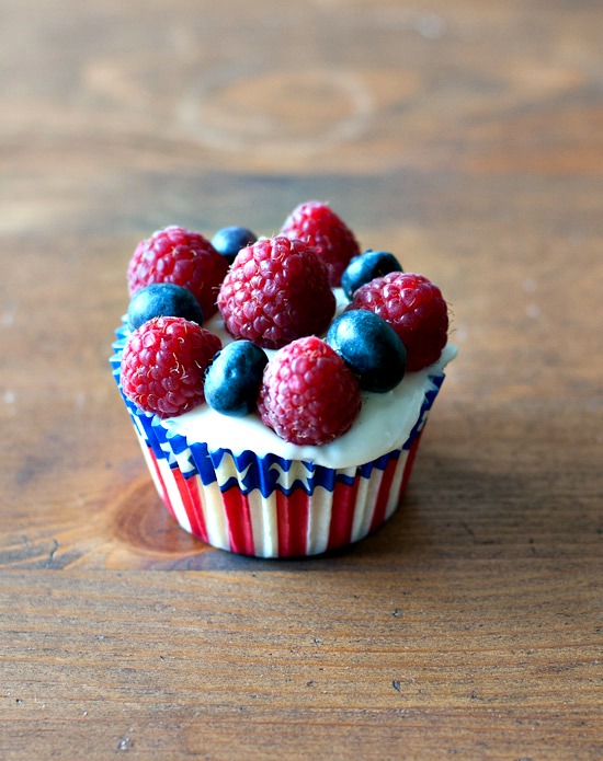 cupcake-with-berries