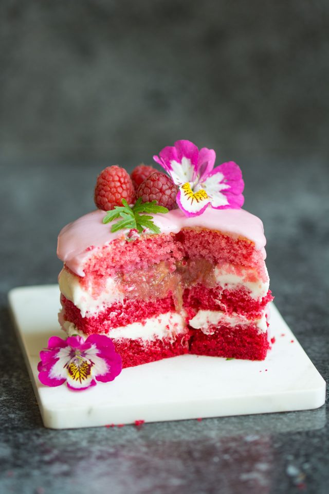 How cute are these ombre rhubarb mini cakes?! Sandwiched together with fresh rhubarb compote and creamy buttercream, you're going to love them!