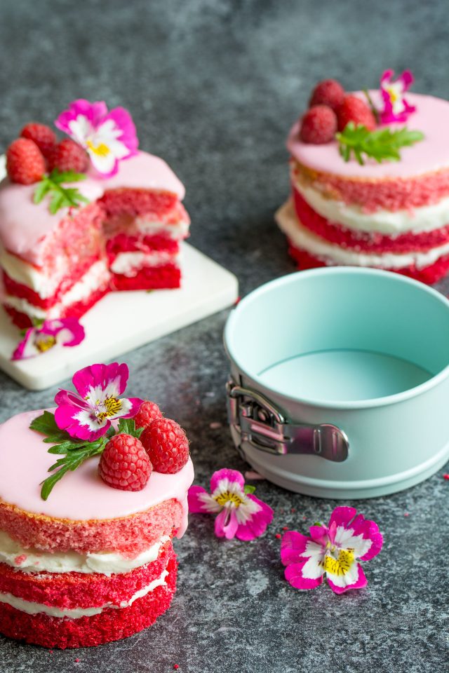 How cute are these ombre rhubarb mini cakes?! Sandwiched together with fresh rhubarb compote and creamy buttercream, you're going to love them!